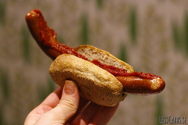 Här som korvbröd, gör mellan 8-12 stycken beroende på hur tjocka korvar du har.