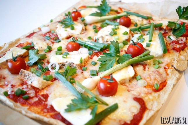 pizza på mandelmjöl pizza på mandelmjöl