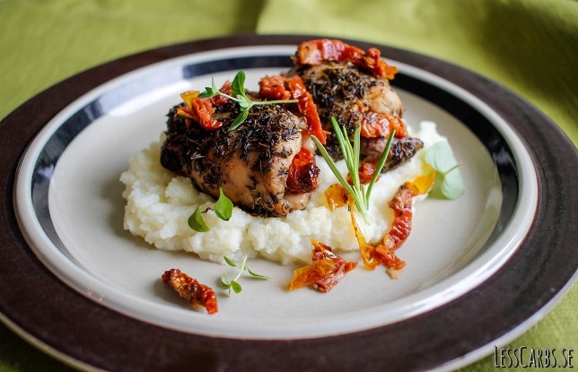 Ört- och tomatkyckling med vitkålsmos Ört- och tomatkyckling med vitkålsmos