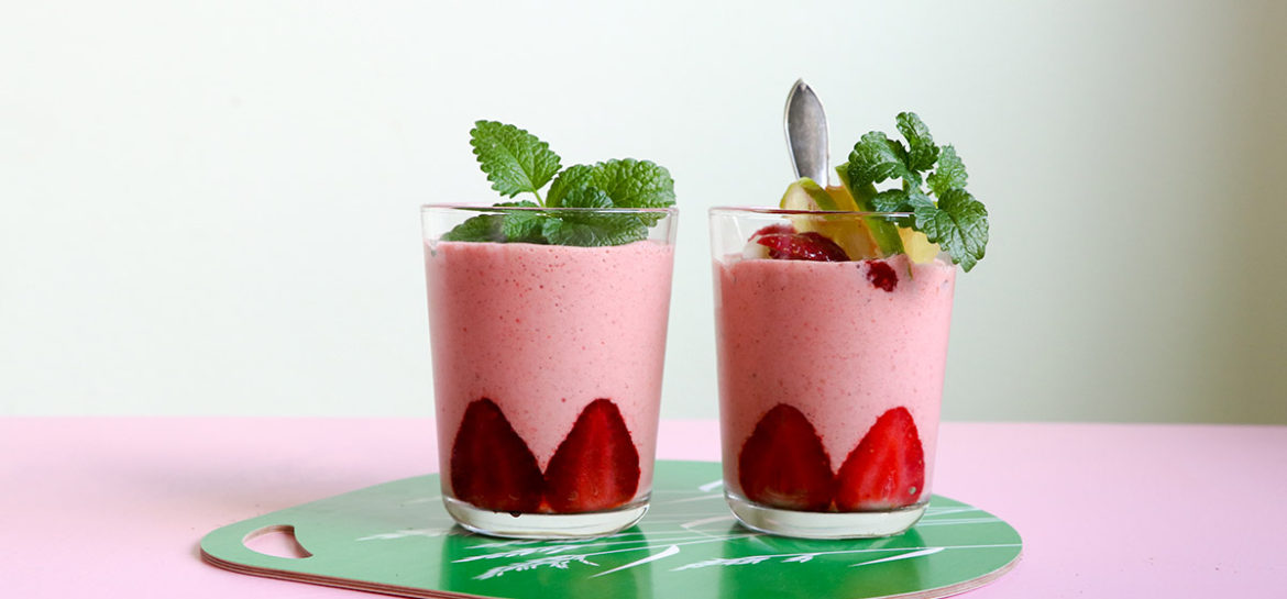 Jordgubbssmoothie med ingefära och lime