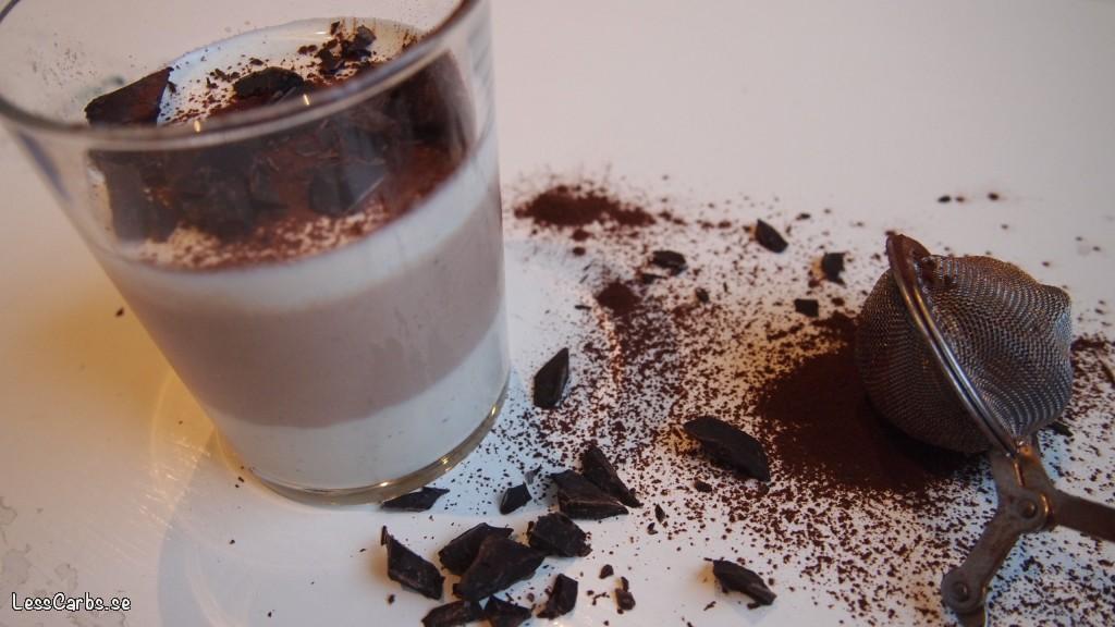 Cream fraiche pannacotta med chocklad