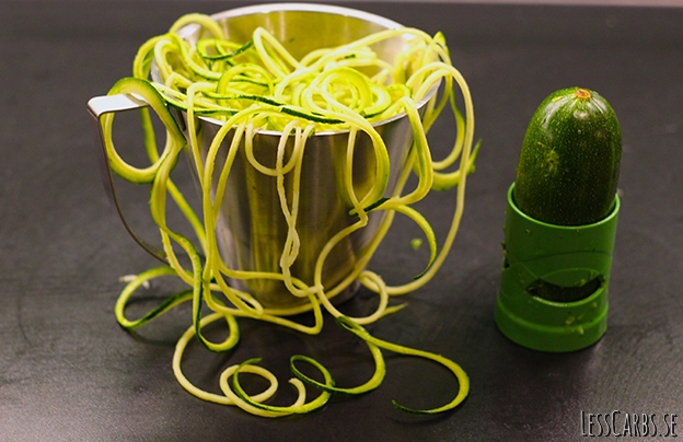 Zoodles med snabb saffranskycklinggryta