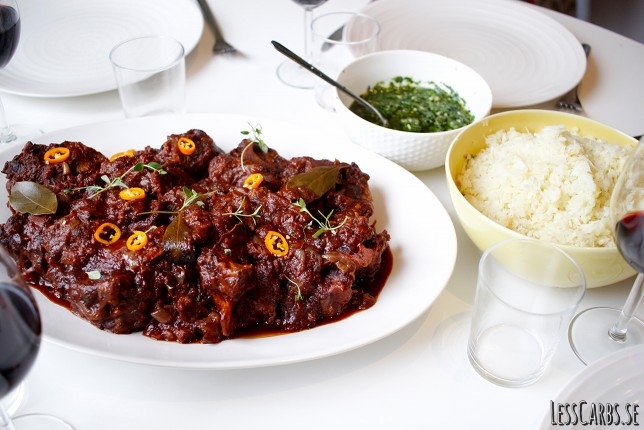 Oxsvansgryta med gremolata och blomkålsris Oxsvansgryta med gremolata och blomkålsris