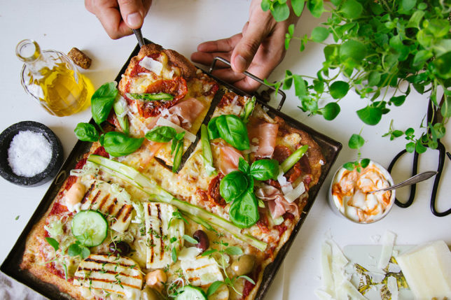 Halloumipizza (med vitkål) – halva din, halva min Halloumipizza (med vitkål) – halva din, halva min